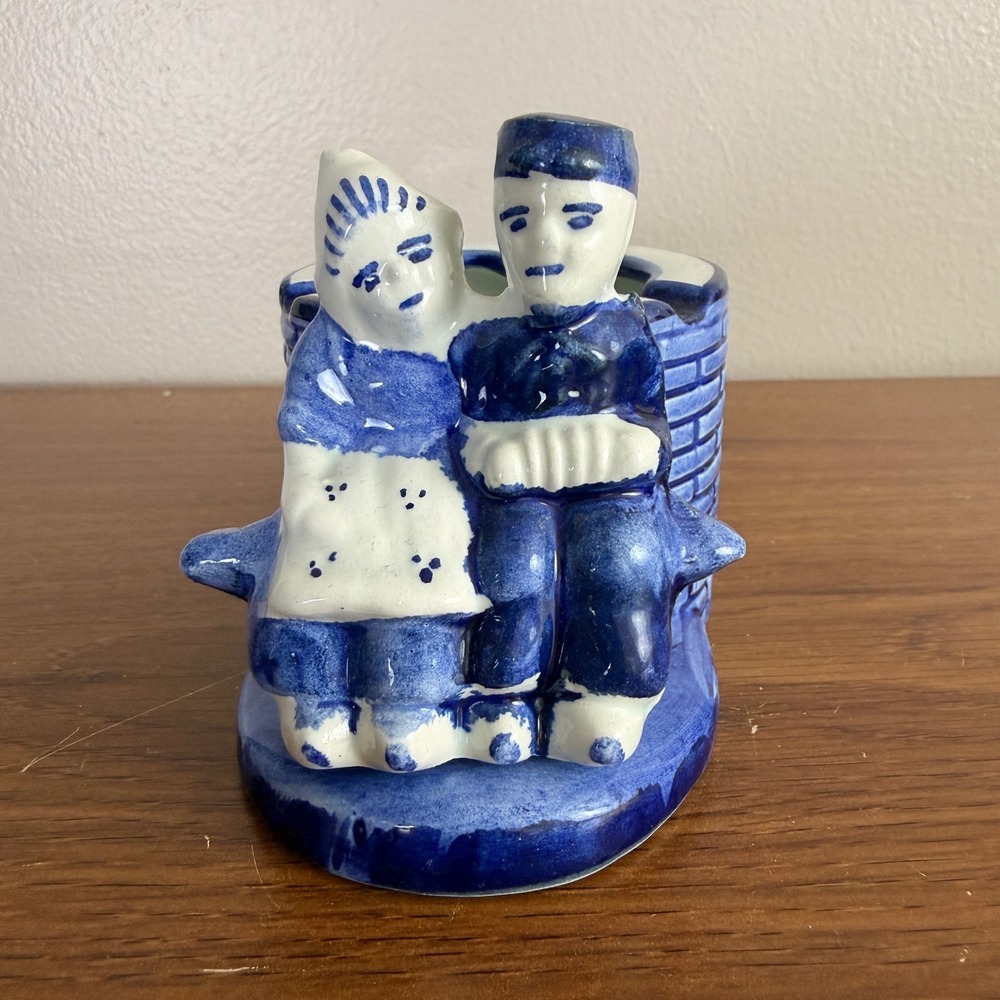Vintage Delft Holland Blue White Dutch Couple Ceramic Ashtray Figurine
